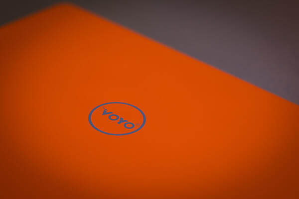 VBook V3 logo sopra