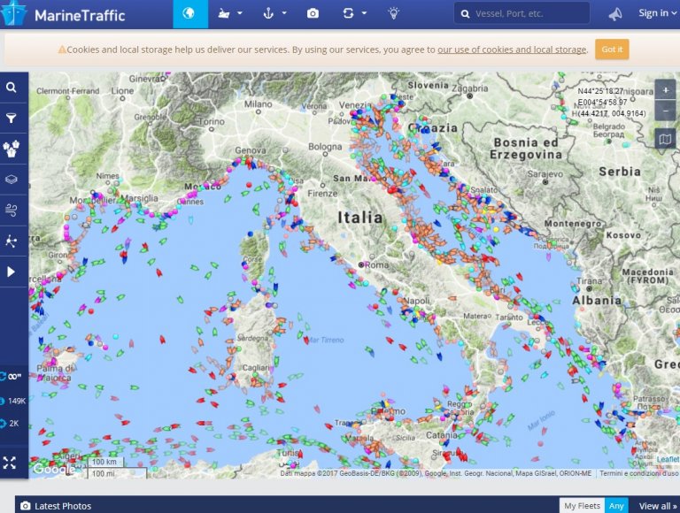 Controllare il tragitto di navi, traghetti