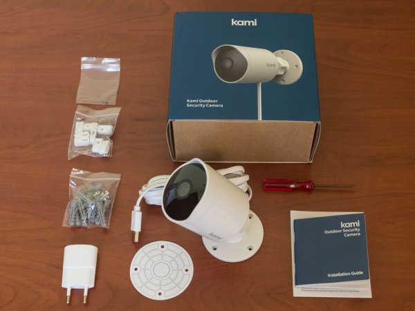 unboxing Kami Outdoor Security Camera