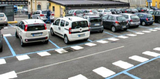 App per pagare parcheggio, strisce blu e biglietti con lo smartphone