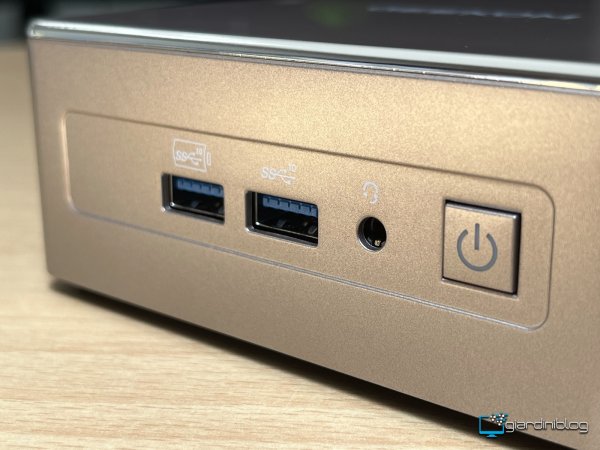 Porta USB Frontali E Bottone Accensione A5 2025
