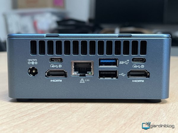 USB4 Su MiniPC Geekom IT12 2025