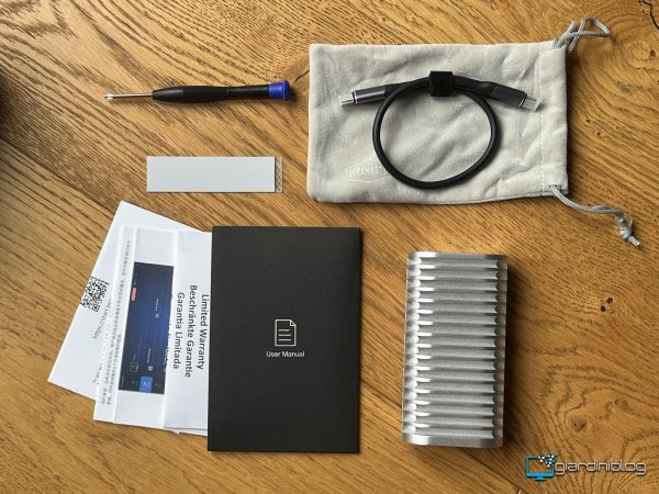 Accessori Confezione TerraMaster D1 SSD Plus