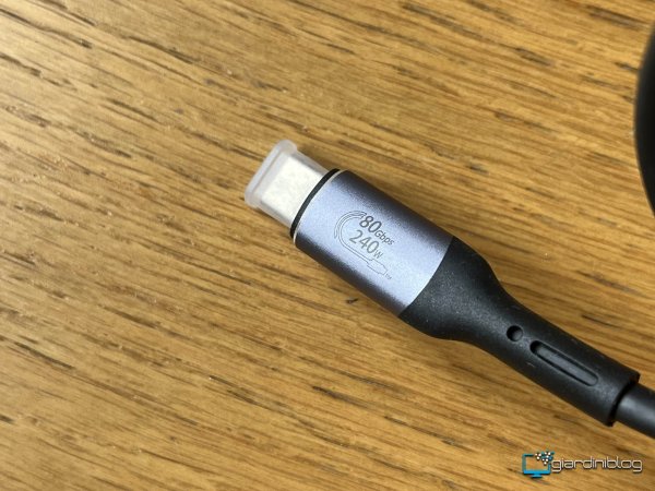 Cavo USB4 Incluso Nella Confezione