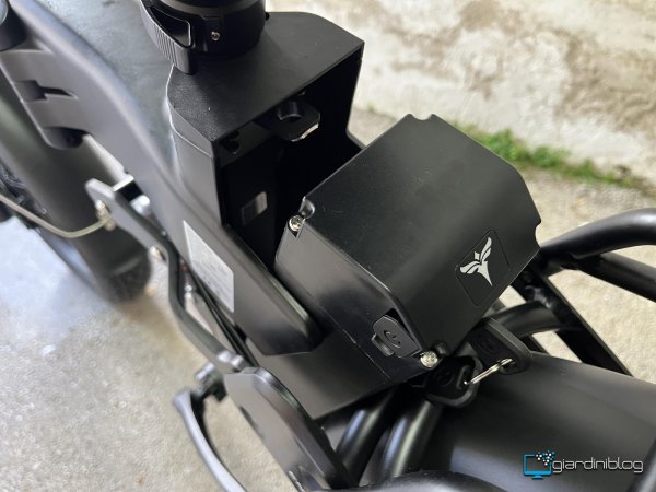 Rimozione Della Batteria Dal Telaio