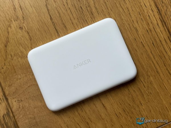 Anker Logo Su Anker Nano Power Bank Qi2