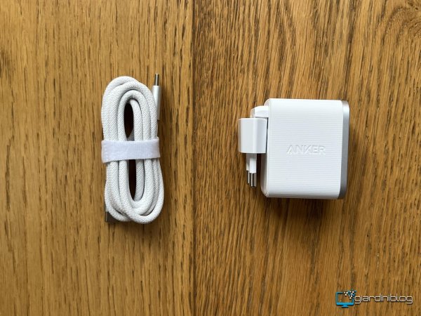 Unboxing Anker Nano 70W