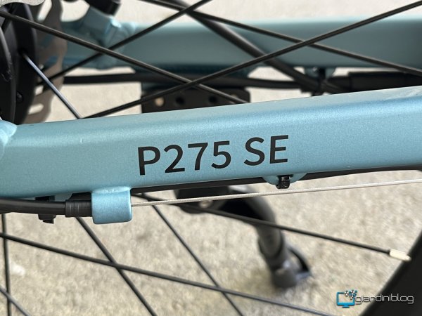 Dettaglio Scritta P275 SE