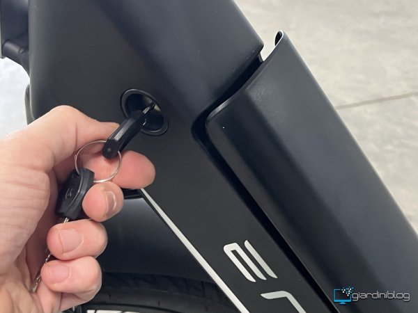 Rimozione Batteria Tramite Chiave