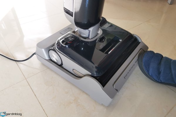 Eureka FloorShine 880 Autopulizia