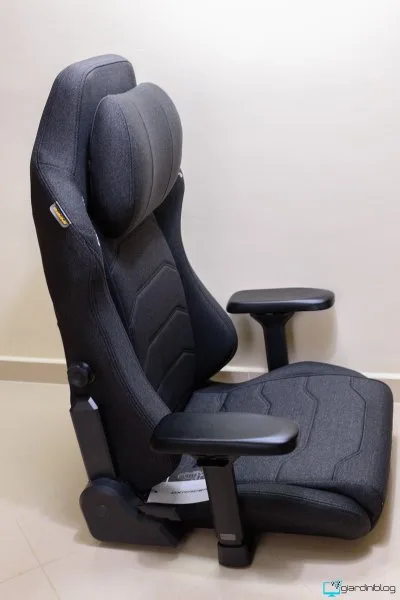 DXRACER Master Montaggio 6