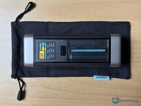Custodia Con Power Bank CUKTECH 20