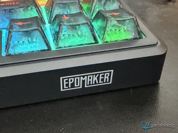 Epomaker Logo E TH65 Con Led Accesi